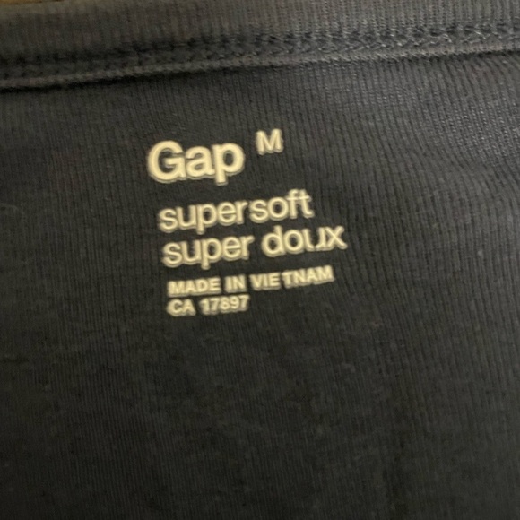 #70- GAP- CloseKnit Jersey long sleeve - Picture 3 of 4